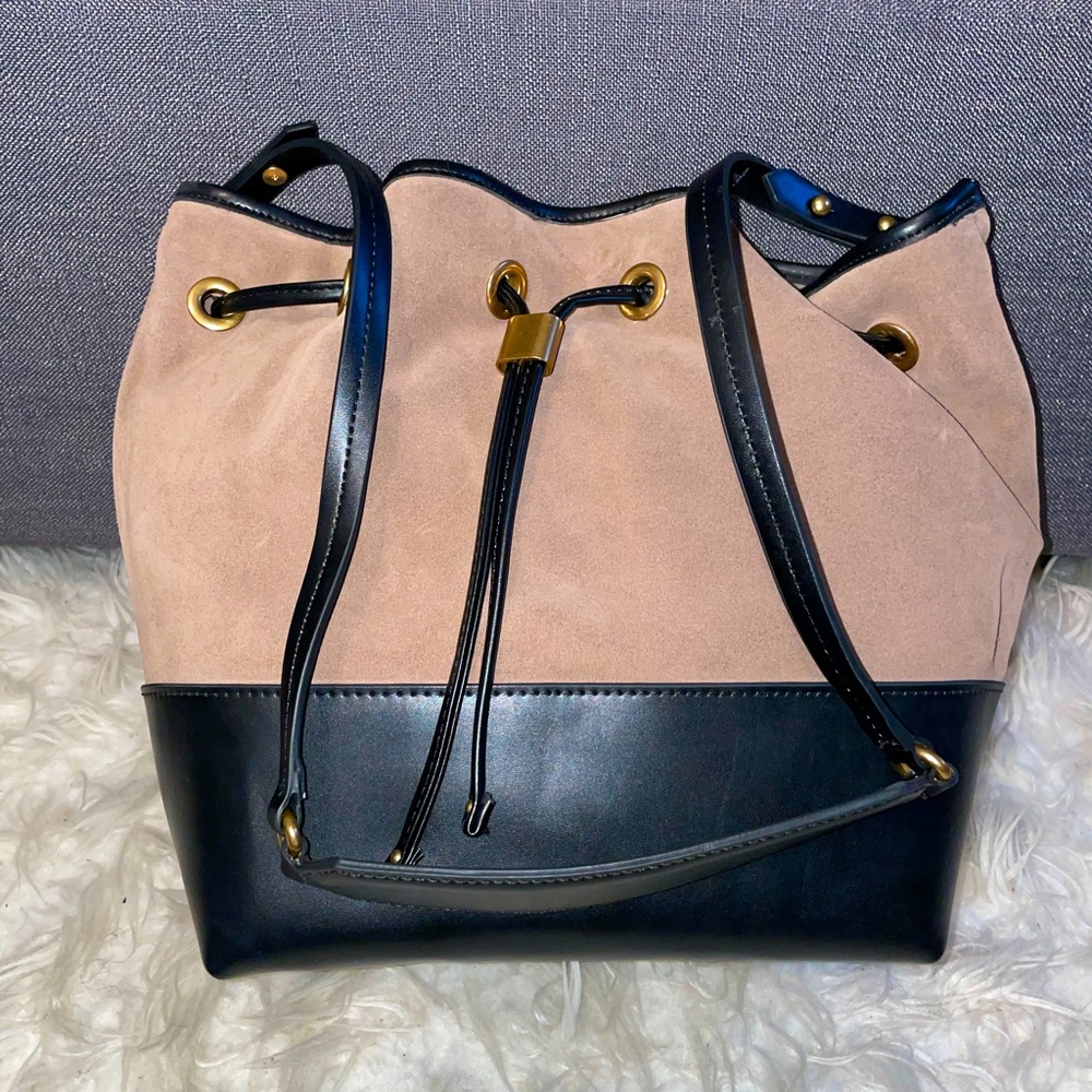 COPY - Contrasting split leather bucket bag